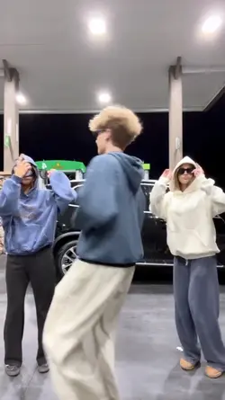 Baby girl shake that