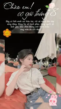 Cô gái tháng 8