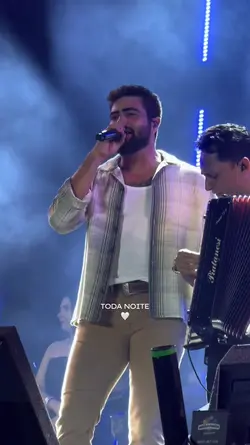 Toda noite eu te… 🎶