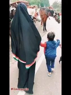 angkat tangan