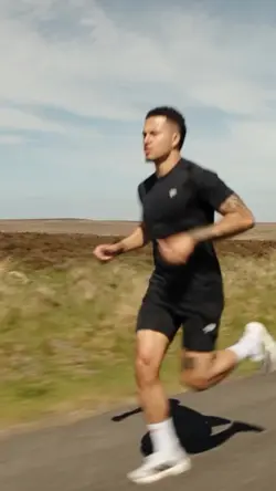 RUNNING SLOWMO