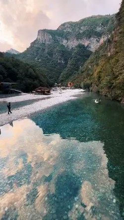Travel wide
