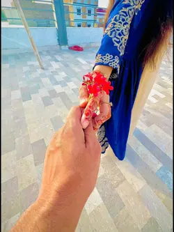 lal joda pehne ana