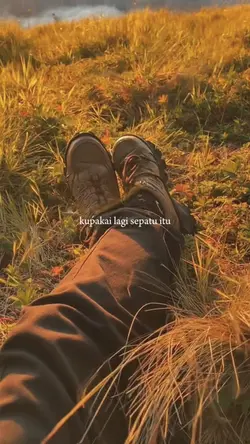 Ku pakai lagi sepatu