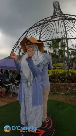 Moment Kamu dan Dia