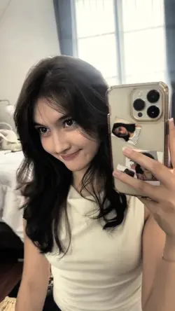 little girl? apaan? 
