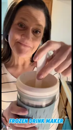 Frozen drink maker