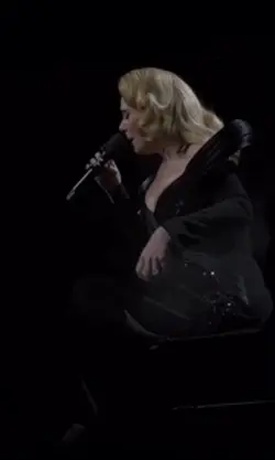 ADELE 🤍