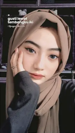 Gusti lewat tembang 