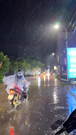Mẫu Trời Mưa 