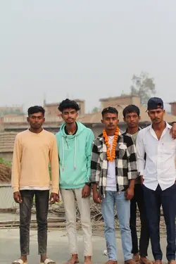 hamari dosti sabse B