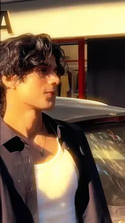 Golden Glow Slowmo
