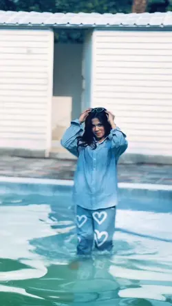 Swimming Pool SlowMo