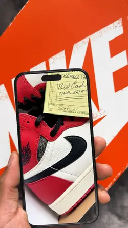 SNEAKER UGC TEMPLATE