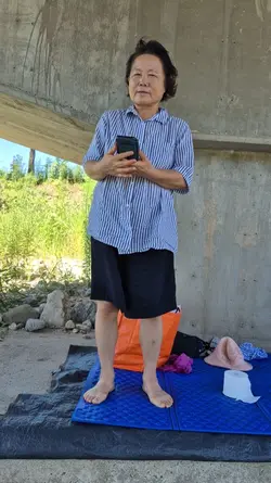 어느 무명 가수의 다리 밑 공연 