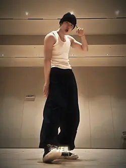 PHOTOSHOOT-POSE! 