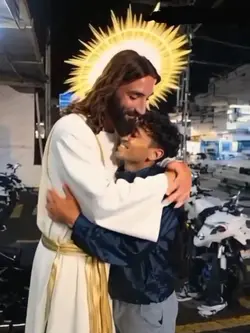 DI PELUK YESUS