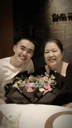 2 ảnh về mẹ 20/10