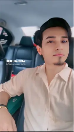 Pura Pura bahagia