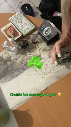 Tirage à 3 cartes ☘️