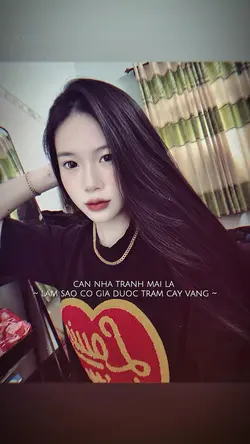CĂN NHÀ TRANH MÁI LÁ