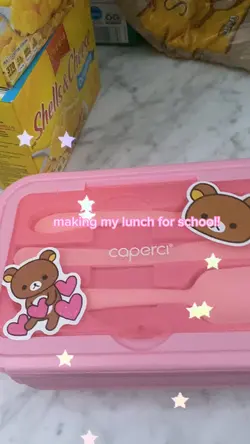 packing my lunch!!:3