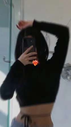 mirror selfie