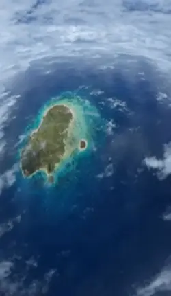 Tren earth zoom out
