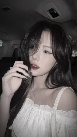 4 ảnh + 1 video
