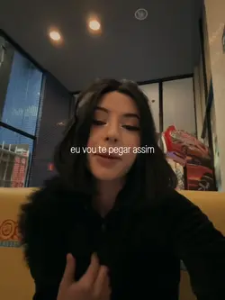 Senta olhando pra