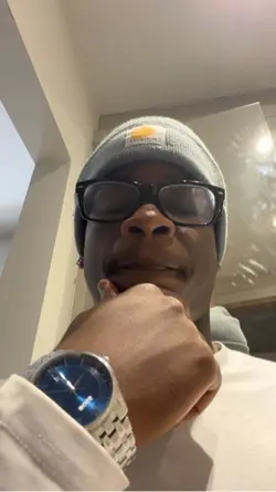 🧘🏾‍♂️