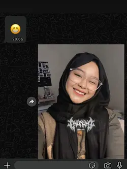 EMOJI+FOTO TINGGAL