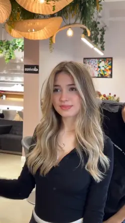 Blond hair salão 