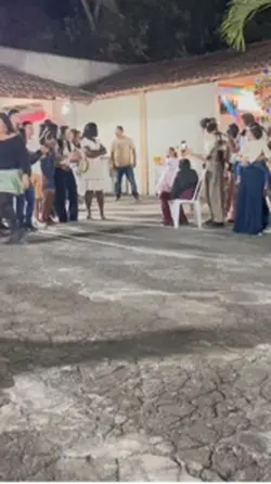 2 danças e 2 looks 