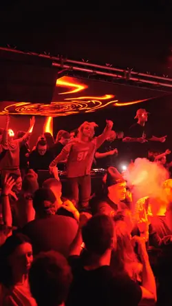 party slowmotion