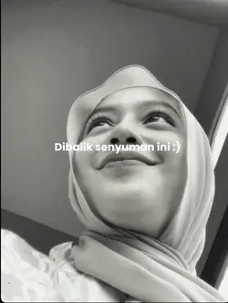Dibalik senyuman ini