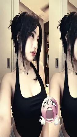 stretched photo