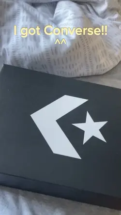 I got converse!!