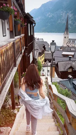 SLOWMO TIA MONIKA