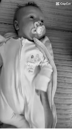 Newborn Scrunch🫢