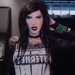 Hollaback girl