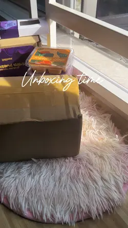 Unboxing aesthetic