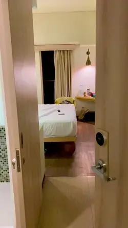 versi hotel lagi