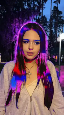 glitch effect trend 