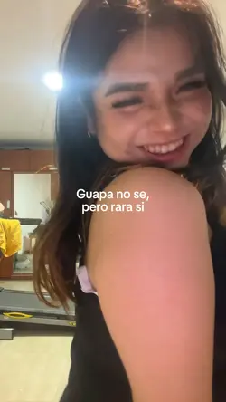 Guapa y rara