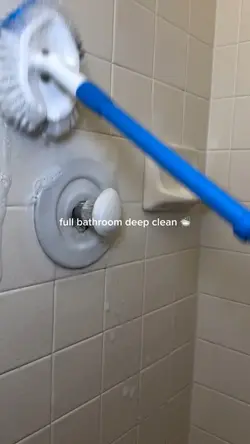 Deep bathroom clean