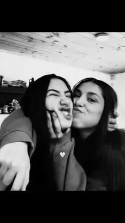 Live photo amigas