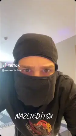 maskeli adam