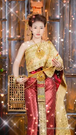 เปลี่ยนใส่ชุดไทย №17