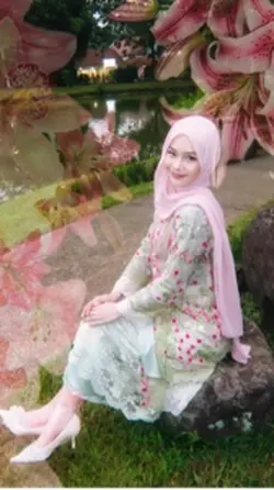 Lily frame